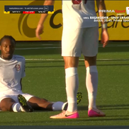 Tidiane Keita s-a accidentat în Hacken - CFR Cluj. FOTO: captură Prima Sport