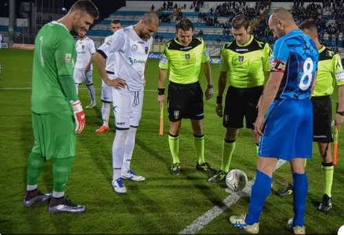 Începând cu Inter - Monza de mâine, din prima etapă, arbitrii vor folosi o monedă din argint de 5 euro pentru alegerile căpitanilor de echipă