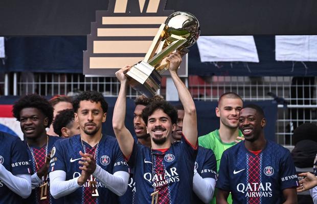 Astăzi începe Ligue 1: cine este singura amenințare pentru PSG » Favorite, transferuri, echipe-tip