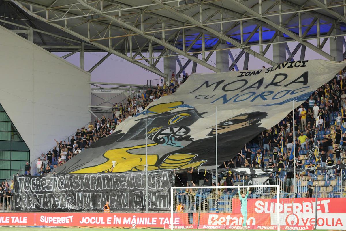 Scenografii la Petrolul - Rapid