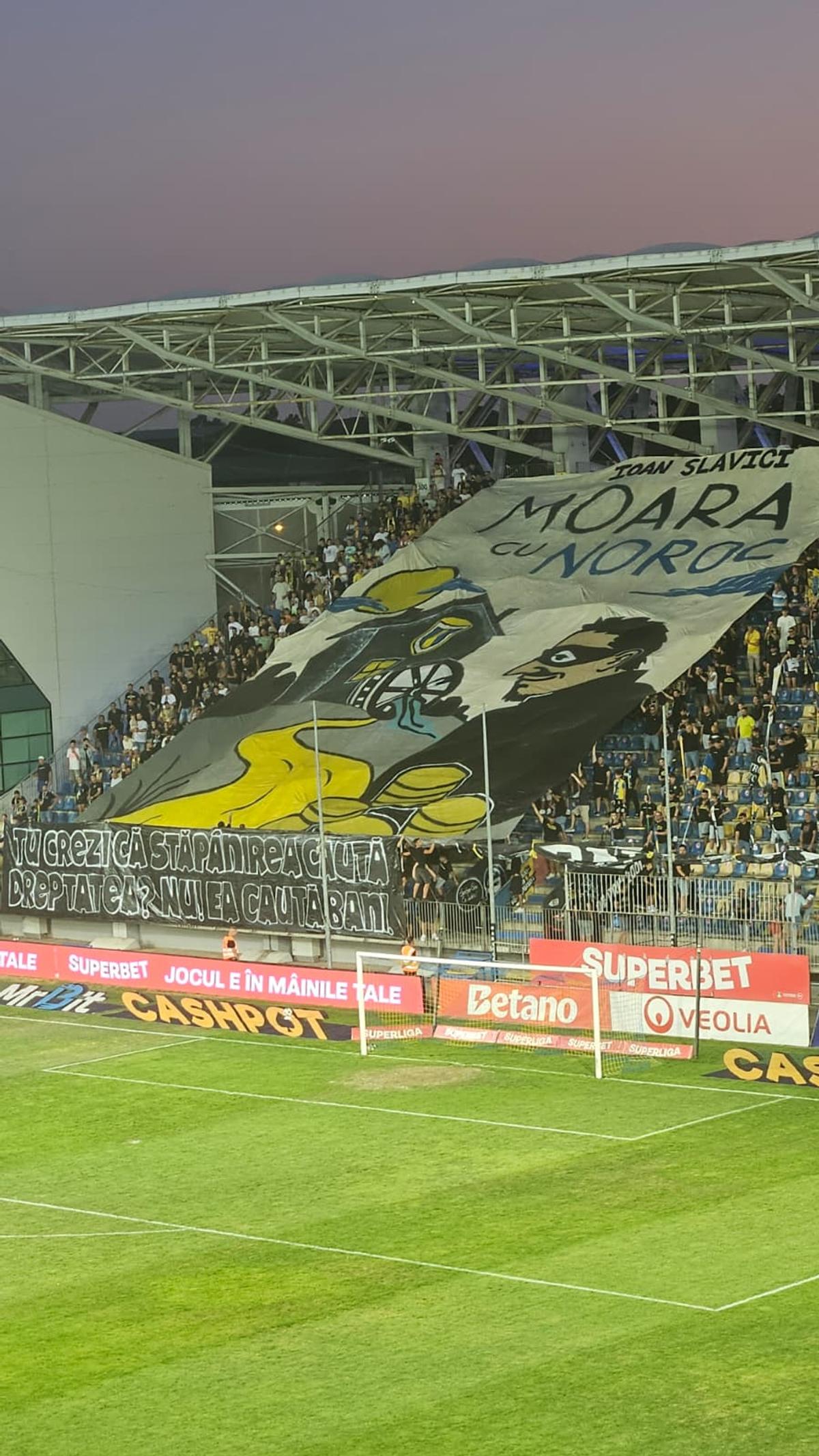 Scenografii la Petrolul - Rapid