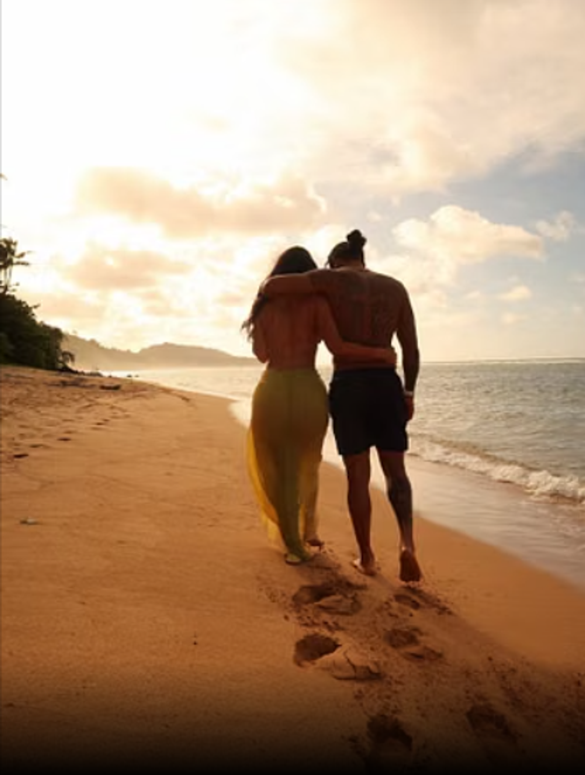 Kim Kardashian, în Hawaii alături de sportivul celebru » Au profitat de pauza competițională! IMAGINILE postate