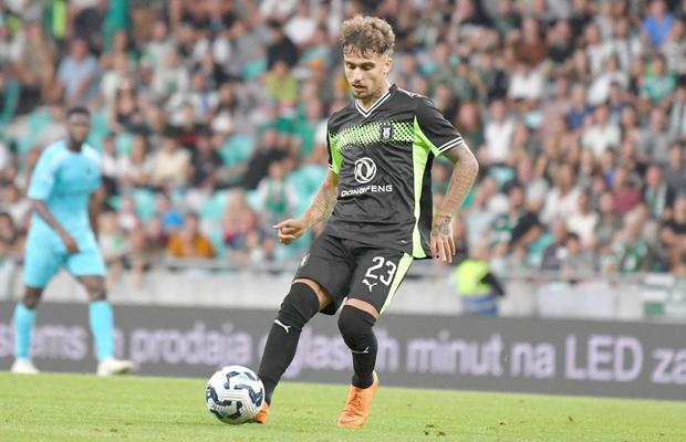 A semnat cu Dinamo! Nicolescu a anunțat transferul » E pariul lui Nuno Campos
