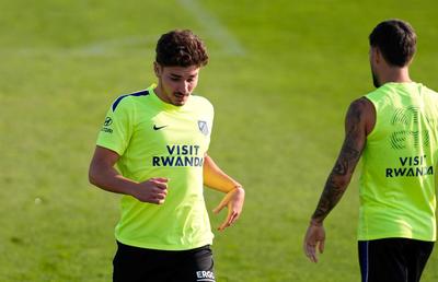 Julian Alvarez e inamicul numărul 1! » Baza de pregătire a lui Atletico, împânzită astăzi de mesajele ultrașilor!