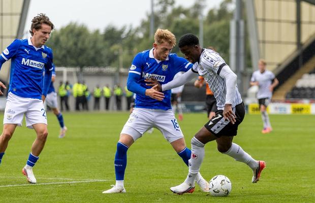 Roland Idowu a lăsat-o pe St. Mirren pentru clubul din Superligă
