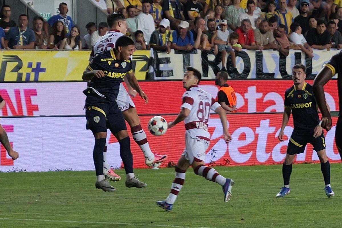 Dobre explică gestul obscen din Petrolul - Rapid: „Mi-a plăcut enorm”