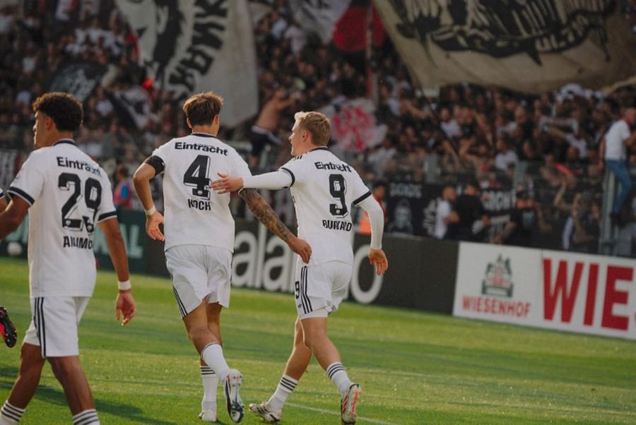Jonathan Burkhardt s-a remarcat cu un hat-trick pentru Eintracht Frankfurt/ Foto: Instagram @eintrachtfrankfurt Rezultat șocant în Cupa Germaniei » La pauză, Eintracht conducea cu 10-0! A urmat cea mai mare victorie din istoria clubului