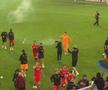 Haos în Germania: Südwest-Derby întrerupt, polițiștii au intrat pe teren pe cai!