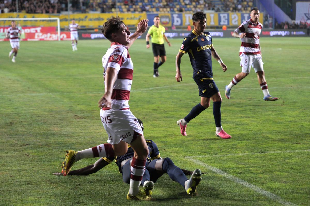 Dobre explică gestul obscen din Petrolul - Rapid: „Mi-a plăcut enorm”