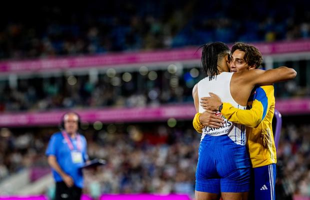 Armand Duplantis s-a impus în etapa de Diamond League de la Lausanne, după un duel spectaculos cu grecul Emmanouil Karalis