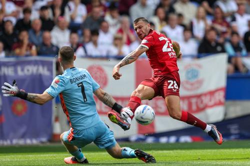 Milutin Osmajic în acțiune la Preston North End, în meciul cu Bolton de sâmbăta trecută / Foto: Imago