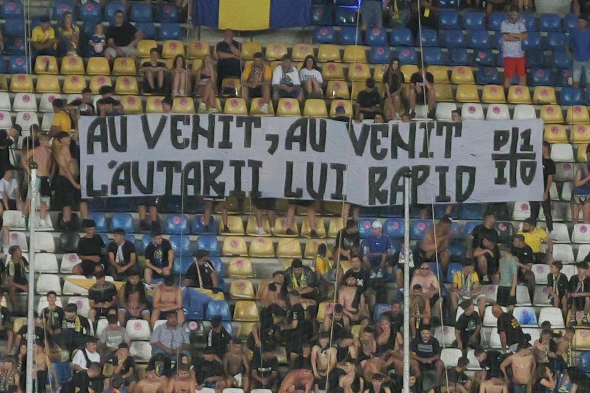 Scenografii la Petrolul - Rapid