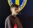 Noul jucător al lui Dinamo, în lojă la Petrolul - Rapid! Cine l-a adus la meci