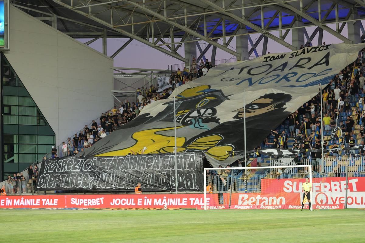 Scenografii la Petrolul - Rapid