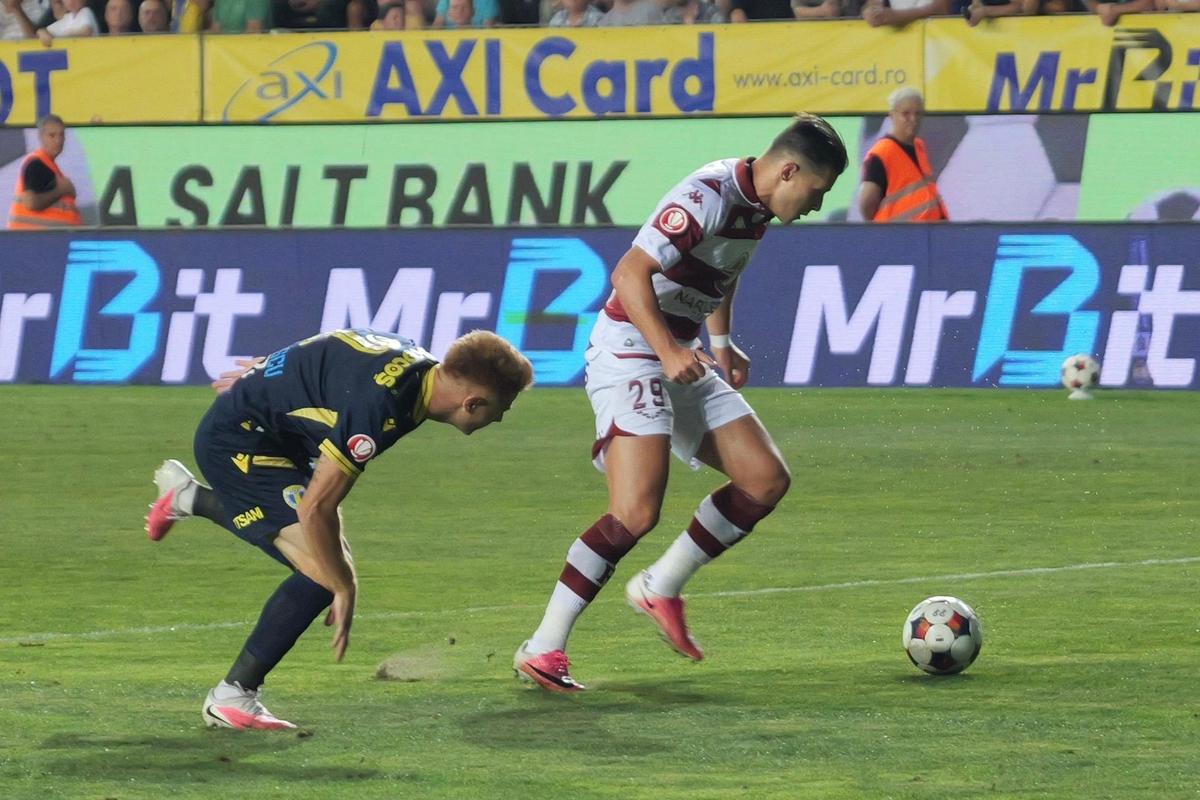 Dobre explică gestul obscen din Petrolul - Rapid: „Mi-a plăcut enorm”