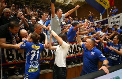 SCM RM. VÂLCEA - CSM BUCUREȘTI 20-19 // Carmen Martin, impresionată de atmosfera din România: „A fost incredibil! Ca în Champions League”