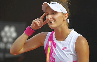 HALEP - PLISKOVA. Simona Halep, impresionată de o jucătoare de 21 de ani: „E foarte isteață în joc”