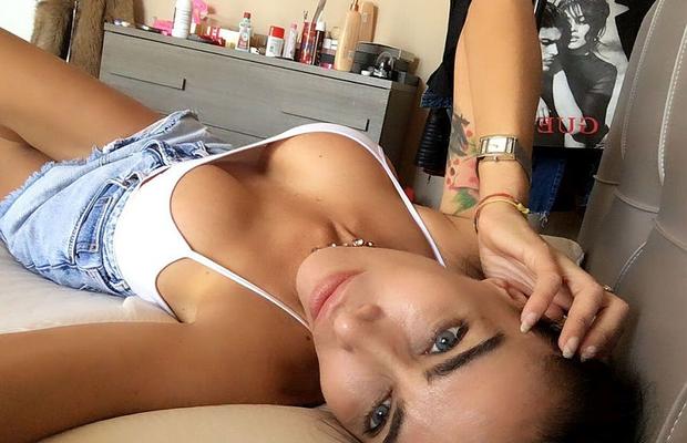 FOTO Ciprian Tătărușanu are cea mai sexy fană din Italia! Nu va rata niciun meci al lui AC Milan