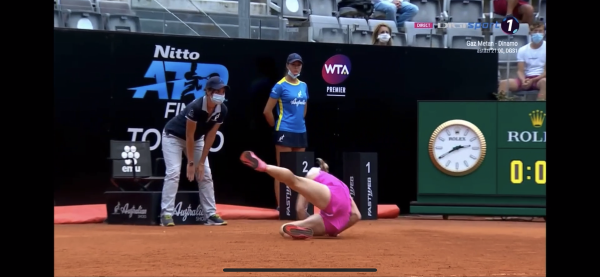 simona halep cazatura