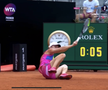 Emoții pentru Simona Halep în startul finalei cu Karolina Pliskova: Simona a căzut pe zgura de la Roma