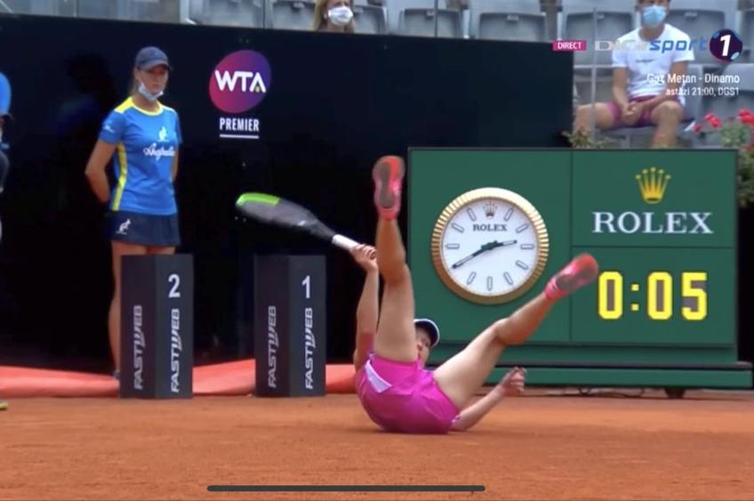 Debutul de meci a adus și emoții pentru Simona Halep și fanii săi .