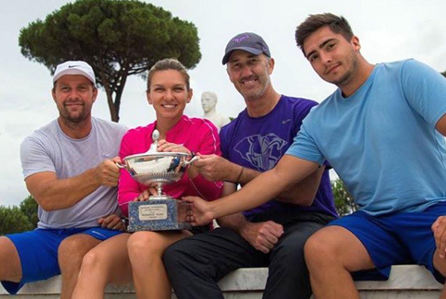 SIMONA HALEP, CAMPIOANĂ LA ROMA. FOTO Cu cine s-a fotografiat Halep după meci + mesaj special pentru fanii din România