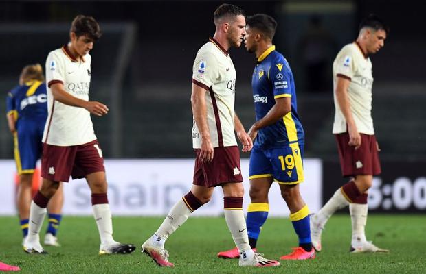 Gafă de amatori în Serie A! Motivul pentru care AS Roma poate pierde la „masa verde” meciul cu Verona!