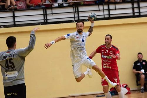 Ionuț Nistor, căpitanul echipei, în plină acțiune pe extremă