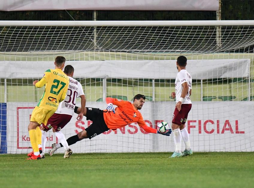 CS Mioveni și Rapid se întâlnesc astăzi, de la ora 21:30, în șaisprezecimile de finală din Cupa României. Partida poate fi urmărită în format liveTEXT pe GSP.ro și în direct pe Telekom Sport 1, Digi Sport 1 și Look Sport+.