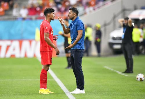 Florinel Coman (24 de ani) a părăsit terenul accidentat în CSU Craiova - FCSB, scor 2-1, dar a fost convocat de Edi Iordănescu (44 de ani) la prima reprezentativă a României.