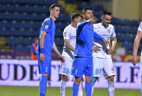 Florin Gardoș (34 de ani), fostul fundaș de la FCSB, Southampton, CS Universitatea Craiova sau Academica Clinceni, a dezvăluit cum arbitrul Radu Petrescu (40 de ani) l-a catalogat drept „o pușcărie de fotbalist” în timpul unui meci din Superliga.