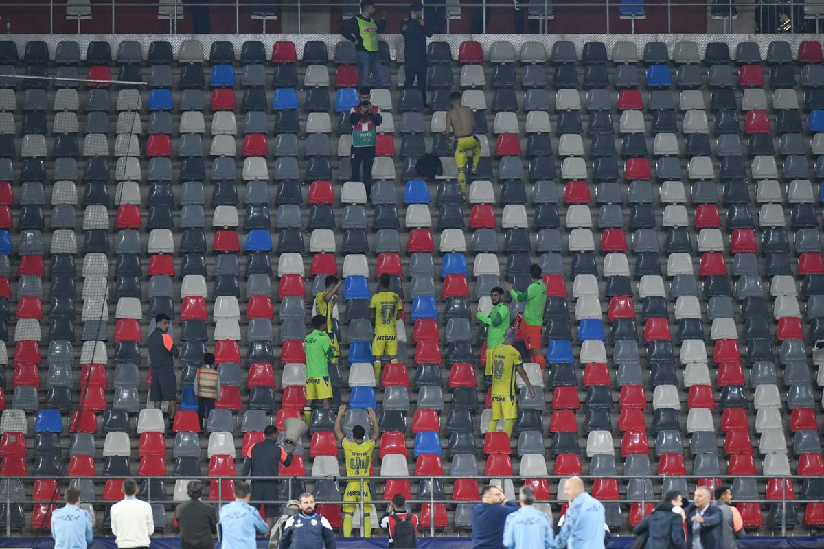 FCSB - Petrolul 1-1 » Dramatism în Ghencea! Petrolul smulge un punct în minutul 90+4, după ce a jucat în superioritate din minutul 30