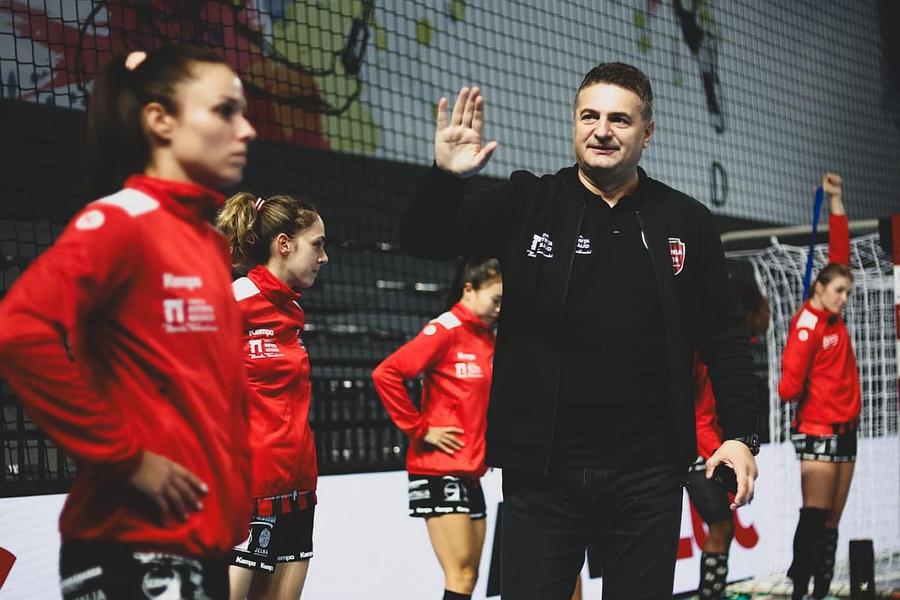 Florentin Pera, antrenorul Gloriei Bistrița-Năsăud. Foto: Facebook Sold out la Gloria Bistrița - Krim Ljubljana în Liga Campionilor! Duel de foc pentru echipa lui Florentin Pera