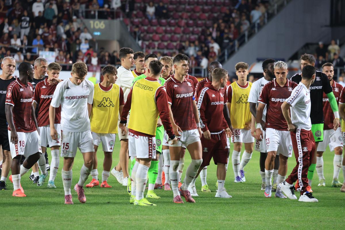 Fanii au strigat „afară din Giulești”, după Rapid - Hermannstadt