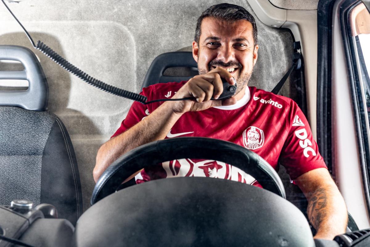 CFR Cluj în haine noi pentru meciul cu UTA Arad » Campanie specială în oraș: „Să porți culorile nu a fost niciodată o obligație”