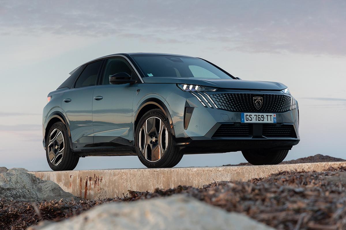 Peugeot e-3008