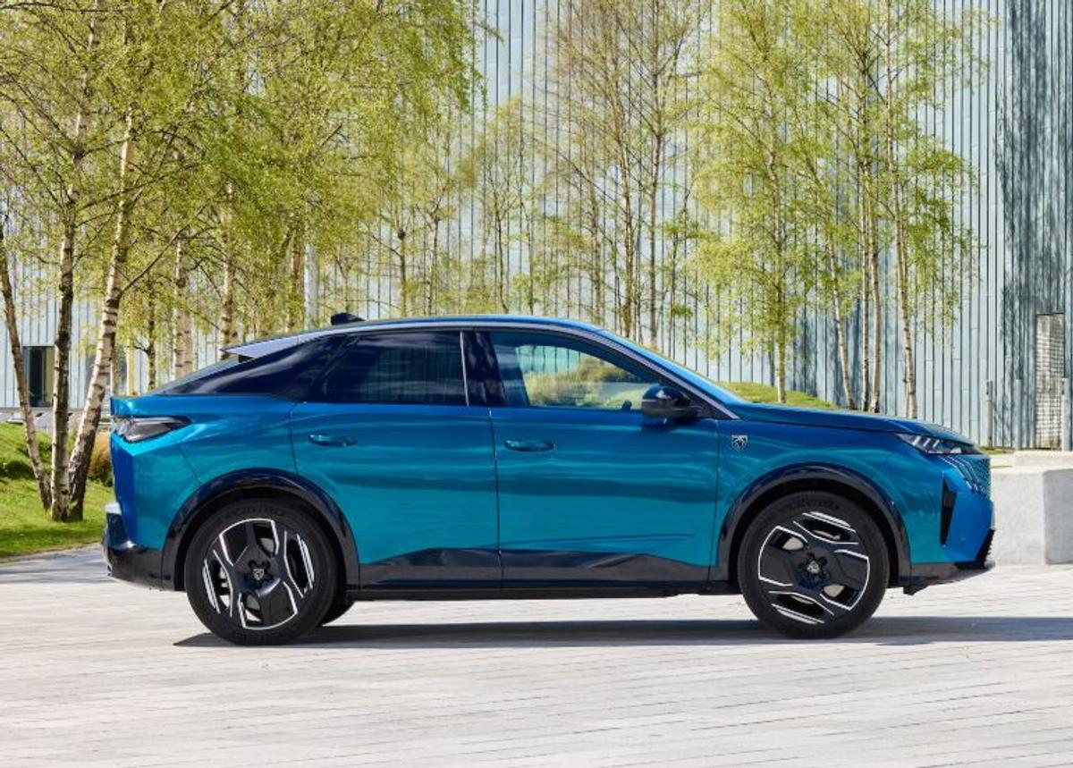 Revoluţie pe piaţa auto! Un cunoscut producător lansează prima mașină electrică cu baterie integrată complet