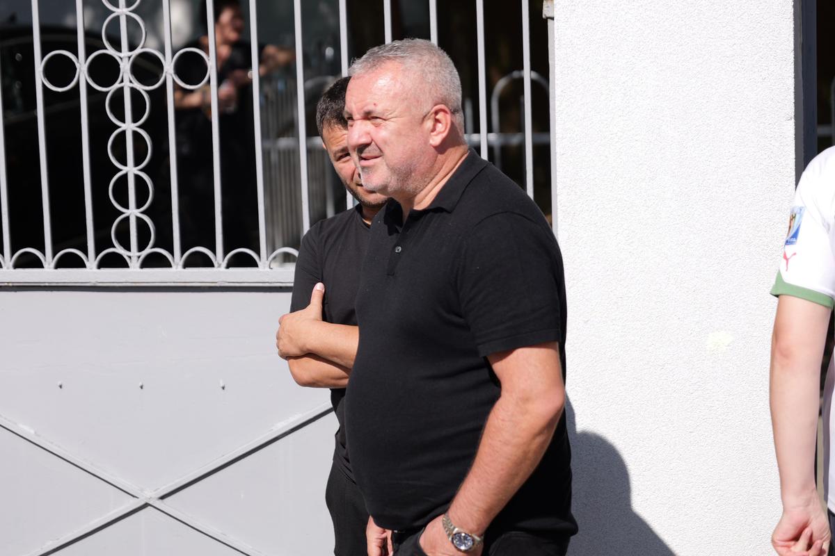 Multe nume din lumea fotbalului la înmormântarea lui Florin Marin