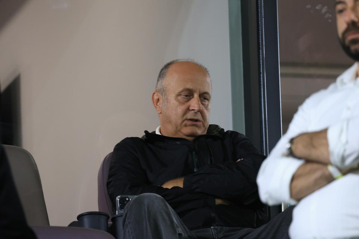 Dublu coșmar pentru Dan Șucu » Explicația din spatele imaginilor virale cu el împietrit: ce le-a mărturisit apropiaților