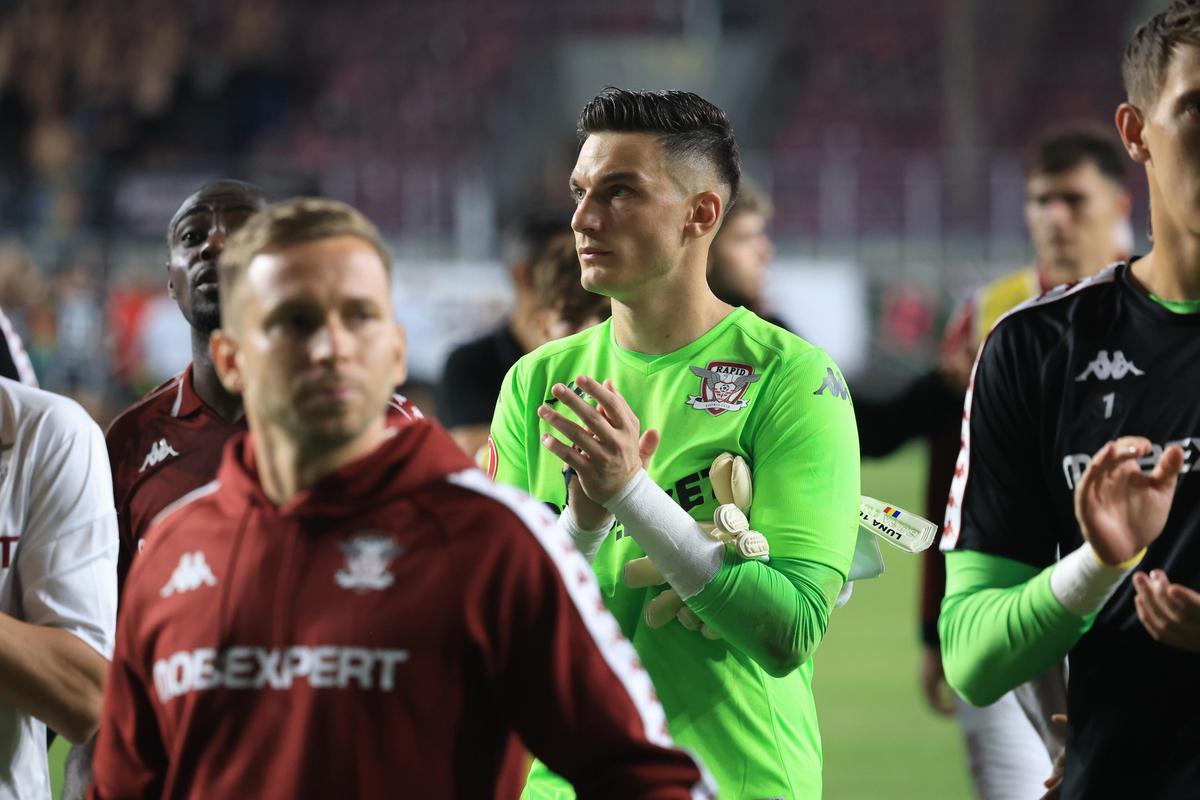 Fanii au strigat „afară din Giulești”, după Rapid - Hermannstadt