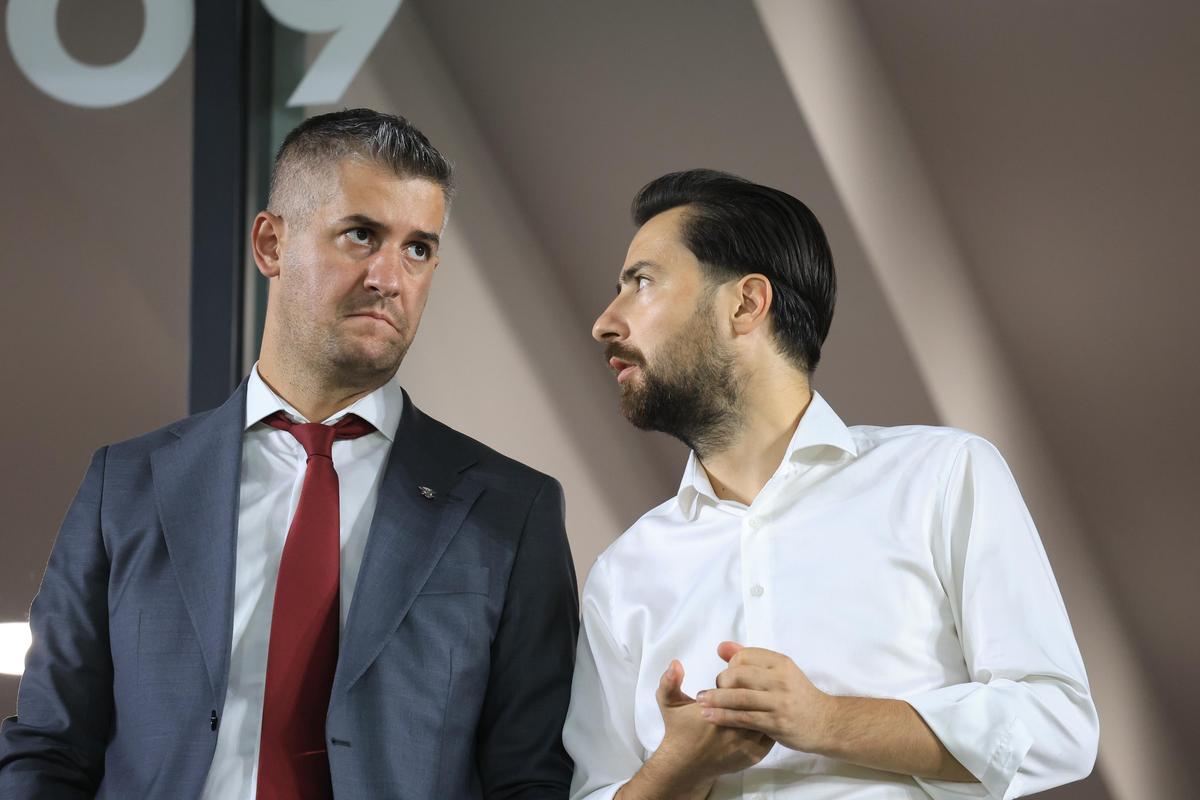 „Muzeul” figurilor de ceară: Dan Șucu, împietrit la „oficială”, după eșecul cu Hermannstadt