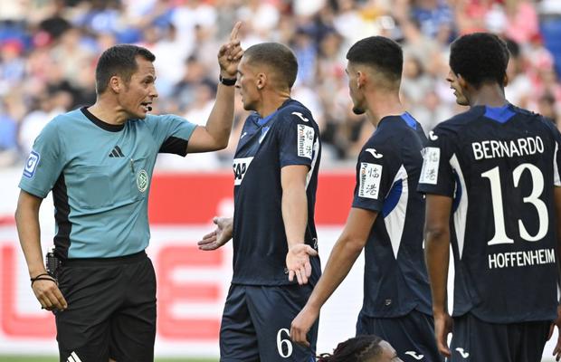 Polemici aprinse după un penalty acordat lui Bayern » „Nu se mai poate! Regula asta trebuie să fie schimbată”