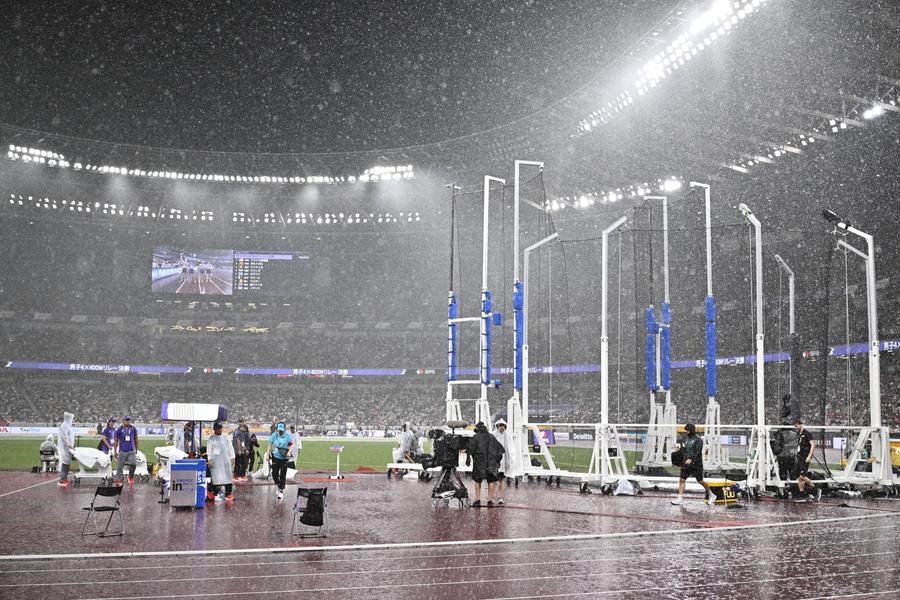 Ploaia de la Tokyo FOTO Imago Images Campionatele Mondiale de la Tokyo s-au încheiat într-o ploaie torențială și cu un aur pentru Suedia + ce țară a terminat pe primul loc în clasamentul pe medalii
