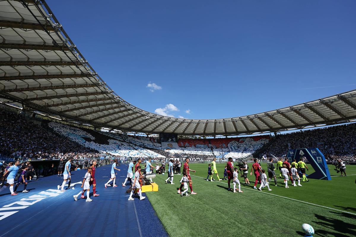 AS Roma a câștigat la limită „Derby della Capitale” » Două eliminări într-un final încins