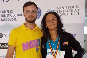 Clubul NAVI, unde David Popovici l-a întâlnit pe Adrian Rădulescu, a sărbătorit douăzeci de ani de la înființare într-un cadru neobișnuit în care s-au rememorat începuturile grele, performanțele și aspirațiile