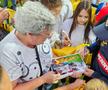 „Invazie” la Mogoșoaia la antrenamentul deschis al României: cine a fost cel mai solicitat la autografe + Momente speciale cu Gică Hagi în prim-plan