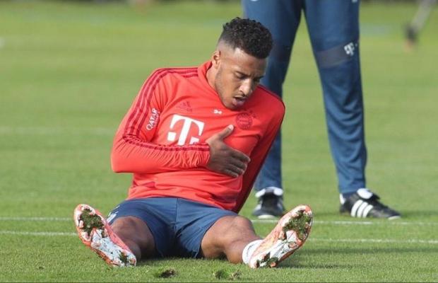 FOTO Panică la antrenamentul lui Bayern » Corentin Tolisso s-a prăbușit la pământ ținându-se cu mâna de piept! Antrenamentul a fost suspendat