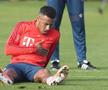 FOTO Panică la antrenamentul lui Bayern » Corentin Tolisso s-a prăbușit la pământ ținându-se cu mâna de piept! Antrenamentul a fost suspendat