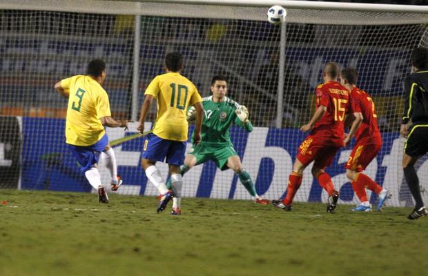 Tătărușanu îi dă frisoane lui Neymar! Brazilianul nu poate să și-l scoată din cap: „Scotea toate mingile”