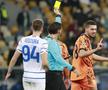 Mircea Lucescu, 75 de ani, tehnicianul lui Dinamo Kiev, ar fi vrut un penalty în minutul 89 cu Juventus, la intervenția lui Bonucci asupra lui Verbici. Dar a apreciat per ansamblu prestația lui Ovidiu Hațegan: „Arbitrajul s-a ridicat la nivelul Ligii”.